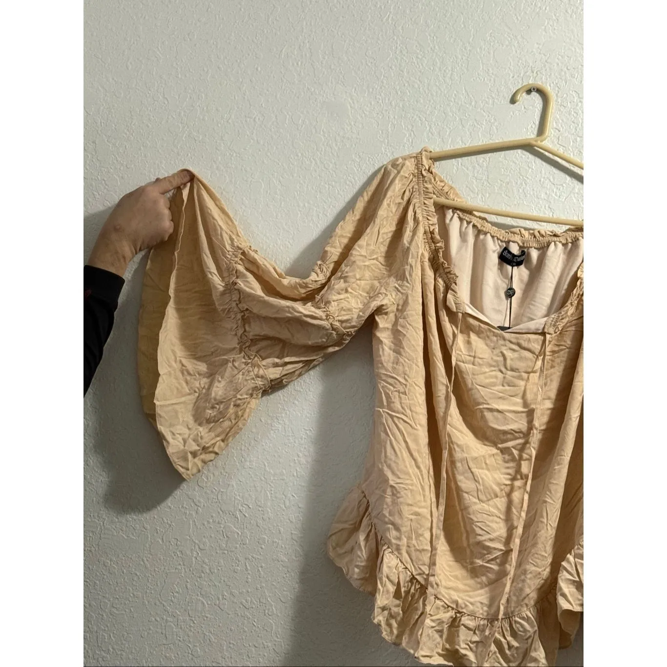 Scarlet darkness  tan bohemian-style off-the-shoulder blouse  bell sleeves 2x - Image 2