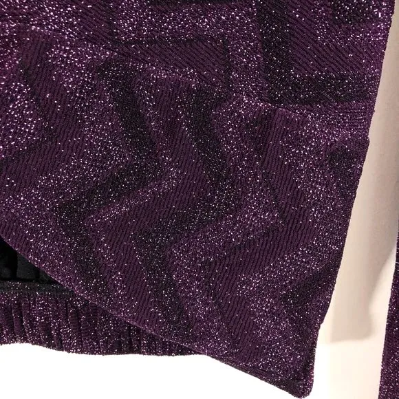 New  Metallic Chevron Plunge V-Neck Twisted Hem Crop Top Purple - Image 12