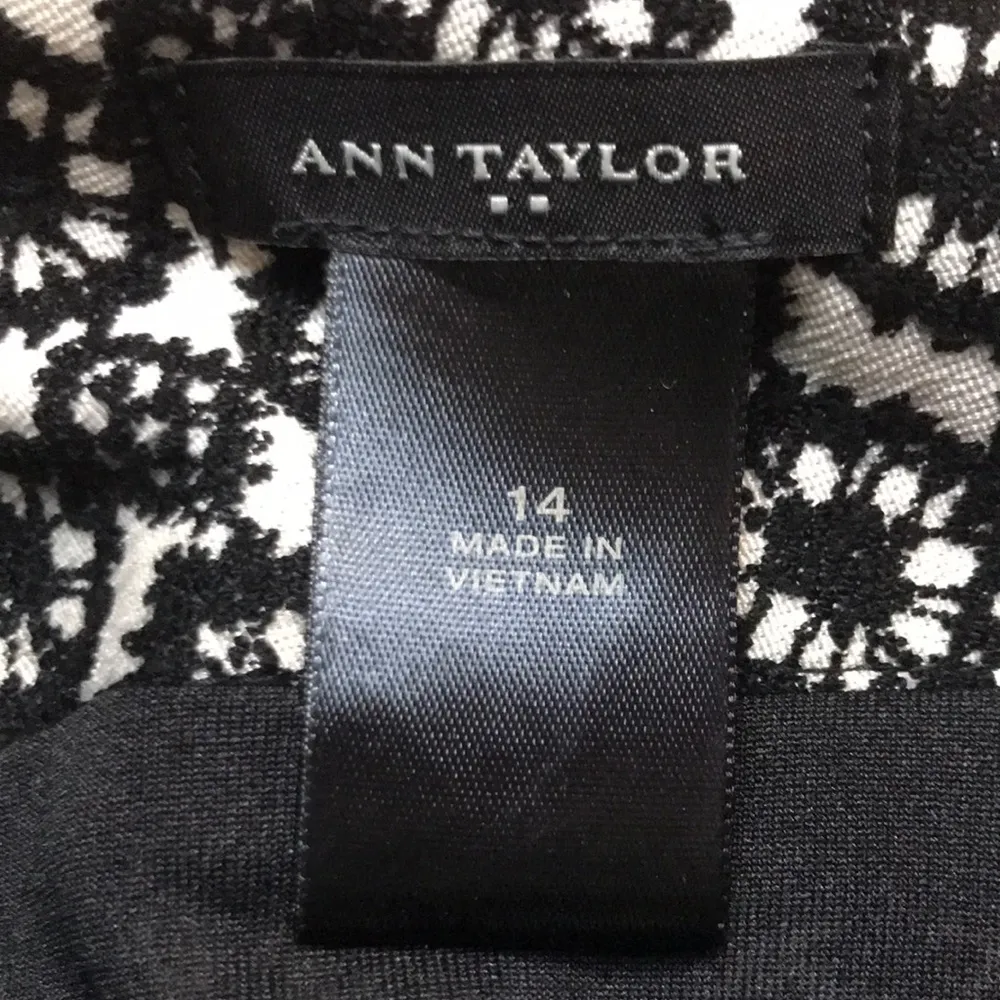 Ann Taylor Women’s Pattern Cream Black Chic Career Office Pencil Skirt - Image 8