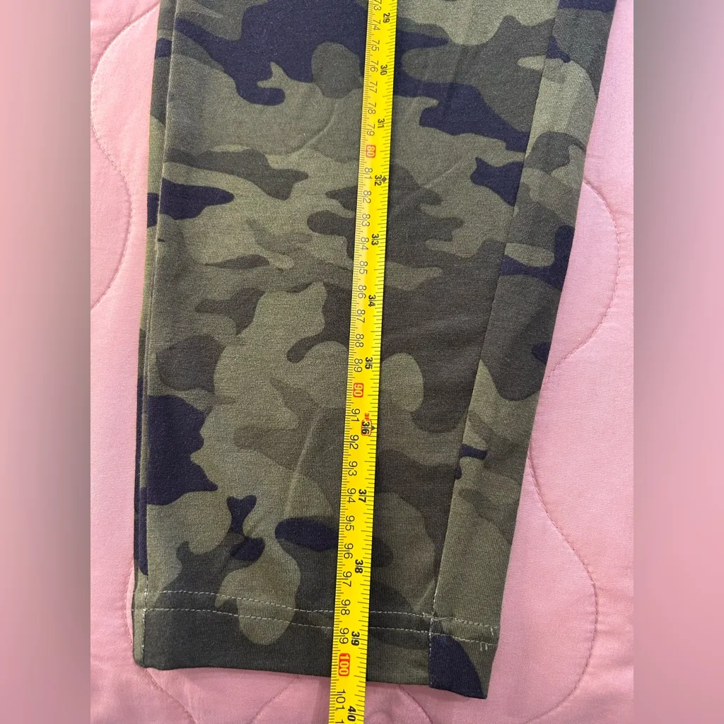 Terra & Sky Camouflage Leggings Green and Black Stretchy Fit - Image 6
