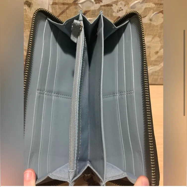 Coach Wallet Zoe Double Buckles Black Jacquard  Leather Accordion Zip - Image 4