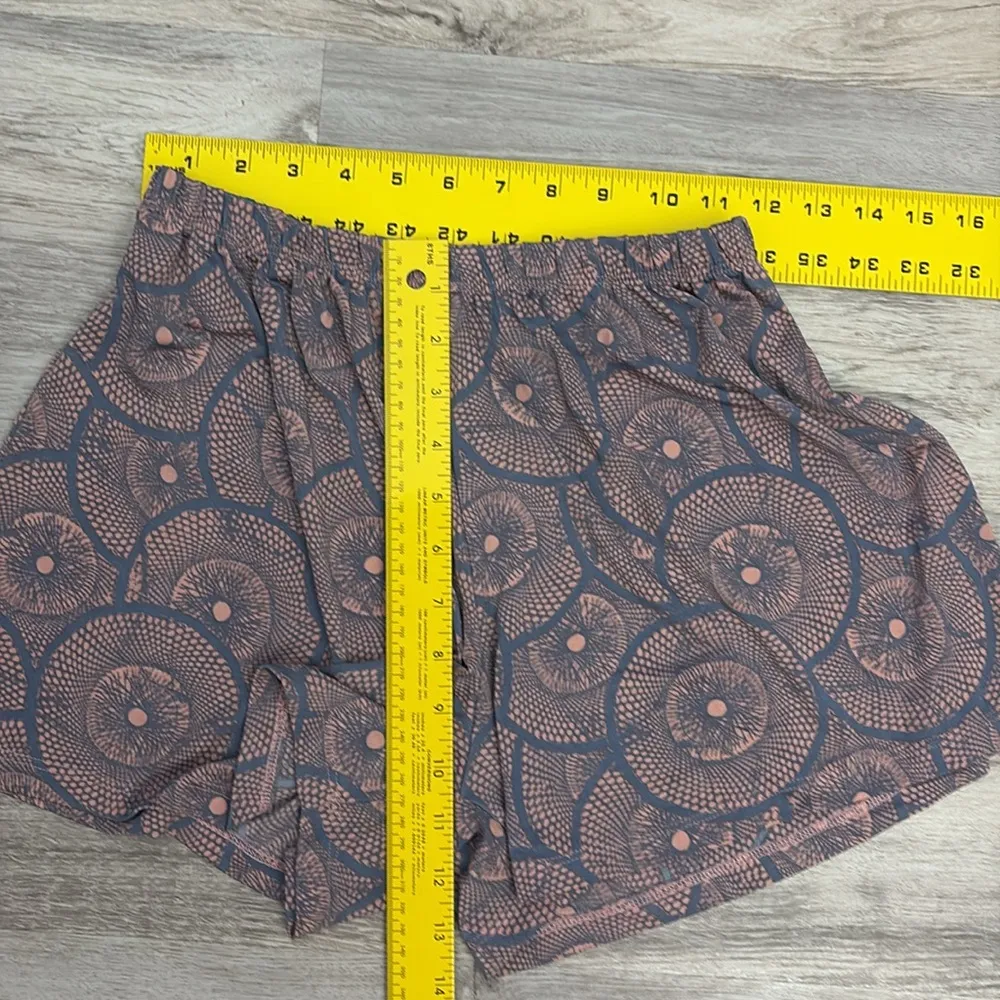 Made By Johnny Pink & Gray Circular Print Women's Elastic Waist Shorts Medium - Image 5