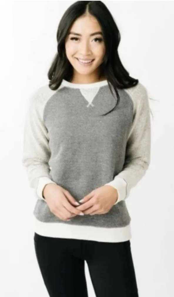 Women's Gray and Cream Zyia Sweater - Image 3