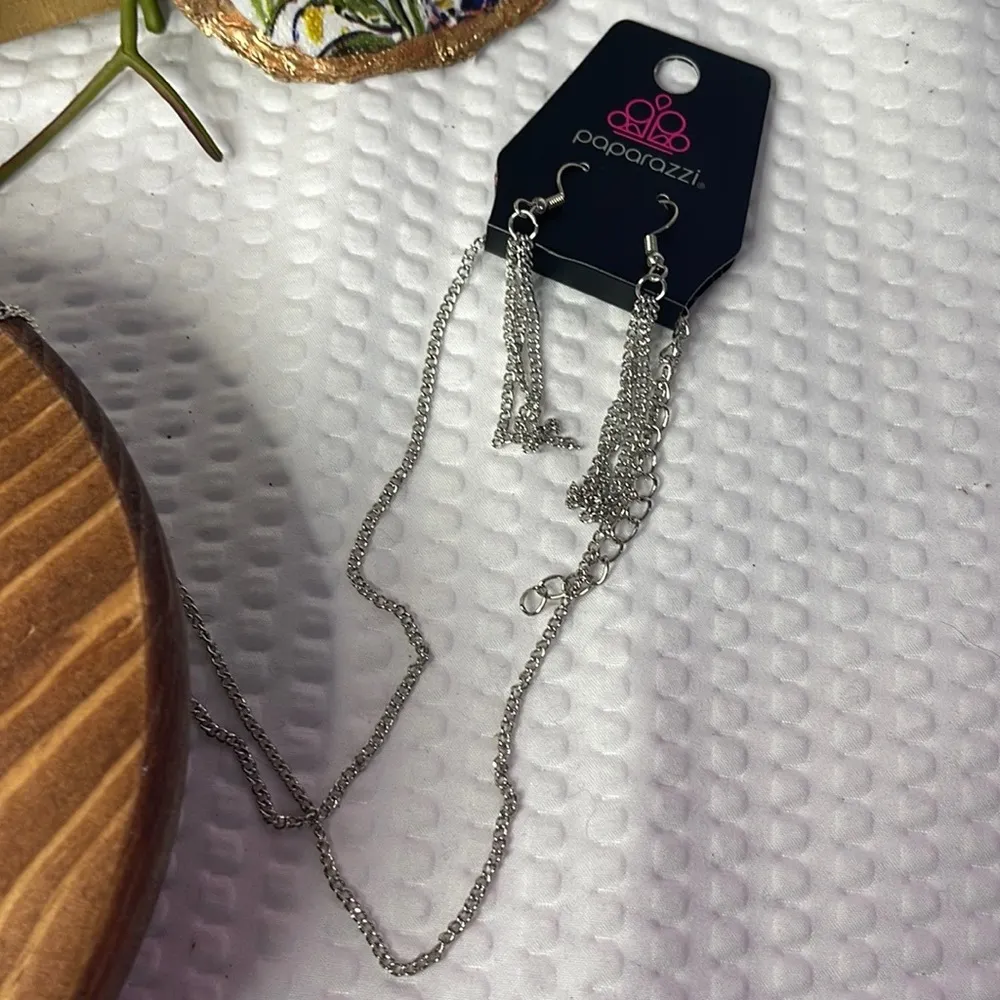 Paparazzi Ethereal Eden Blue Stone Necklace. Gorgeous piece! - Image 4