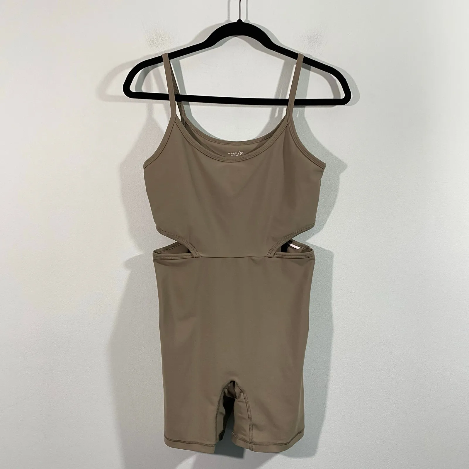 Old Navy Women Green Cut Out Sides Powersoft Workout Romper Size M - Image 2