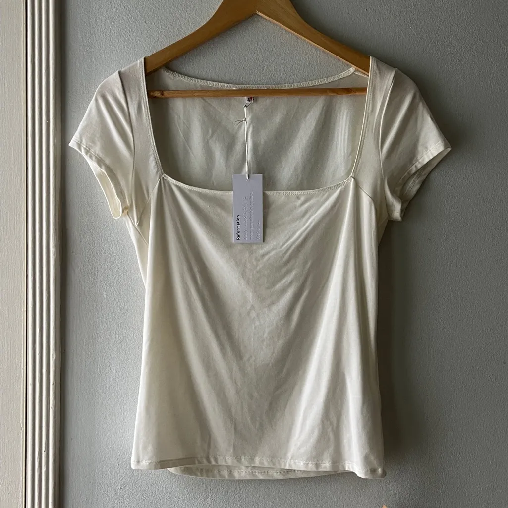 NWT•Reformation•Bardot Top in Latte•Sz M - Image 4