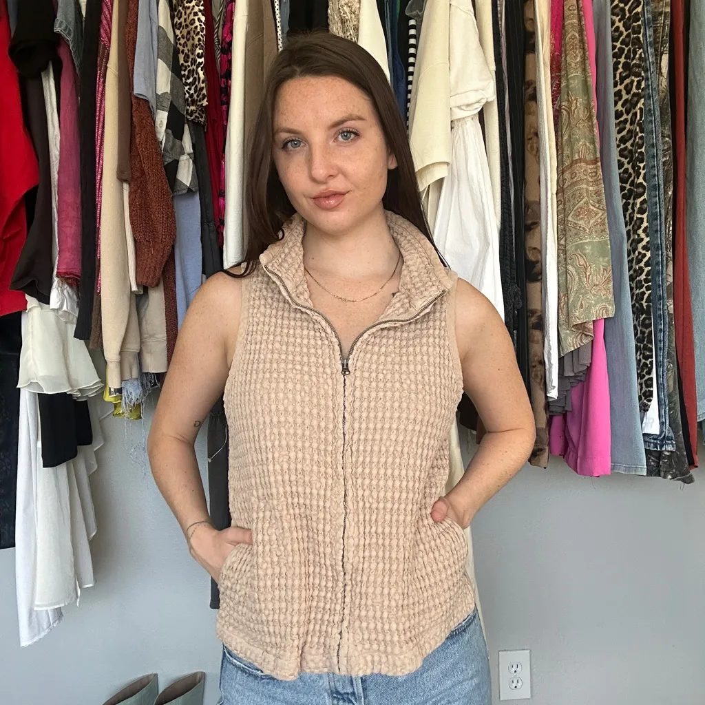 Textured Beige Zip - Image 2