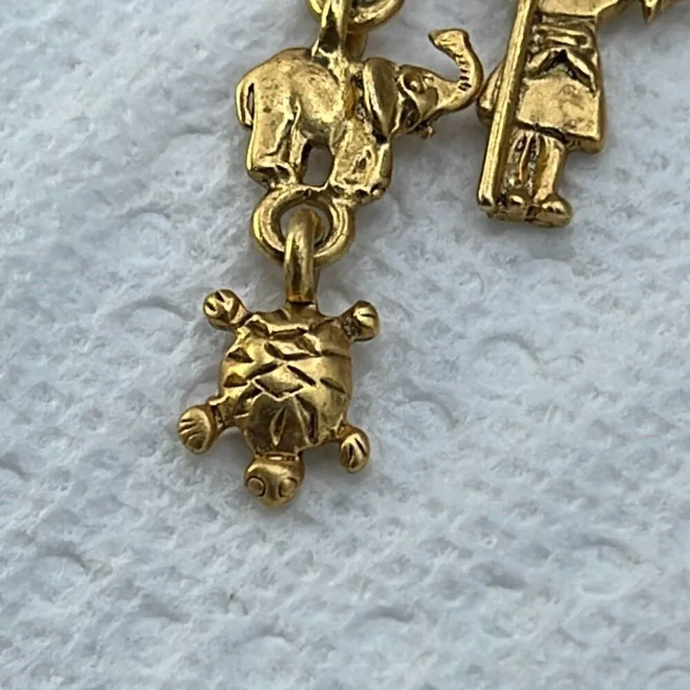 Vintage Noah’s ark dangle brooch. Gold - Image 3