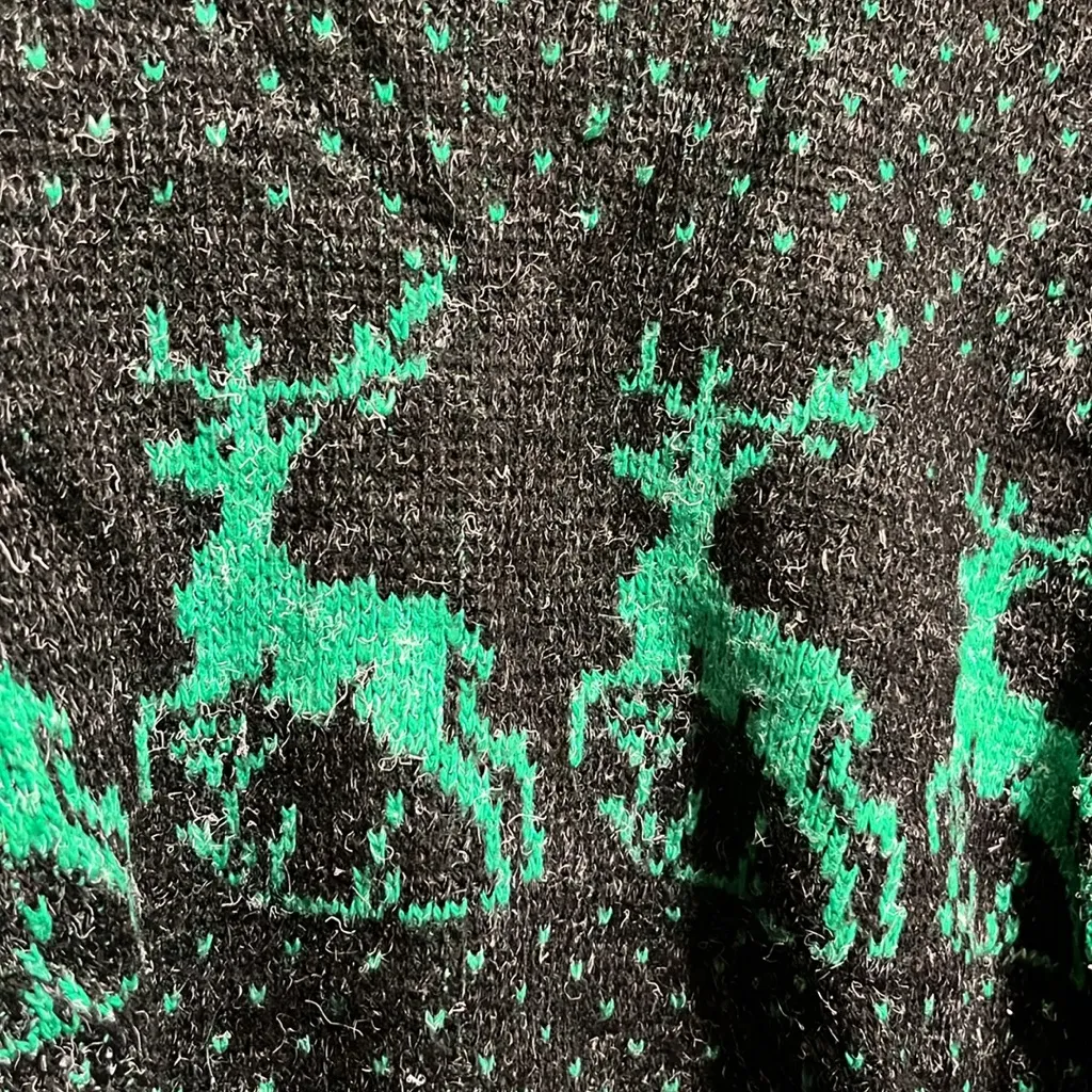 Vintage Christmas Sweater Ski Sweater Black Green Reindeer 70s 80s unisex - Image 4