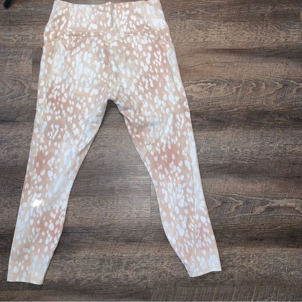 Fabletics Oasis Women’s Size Large High Waisted Leggings Spotted Doe Print Yoga - Image 9