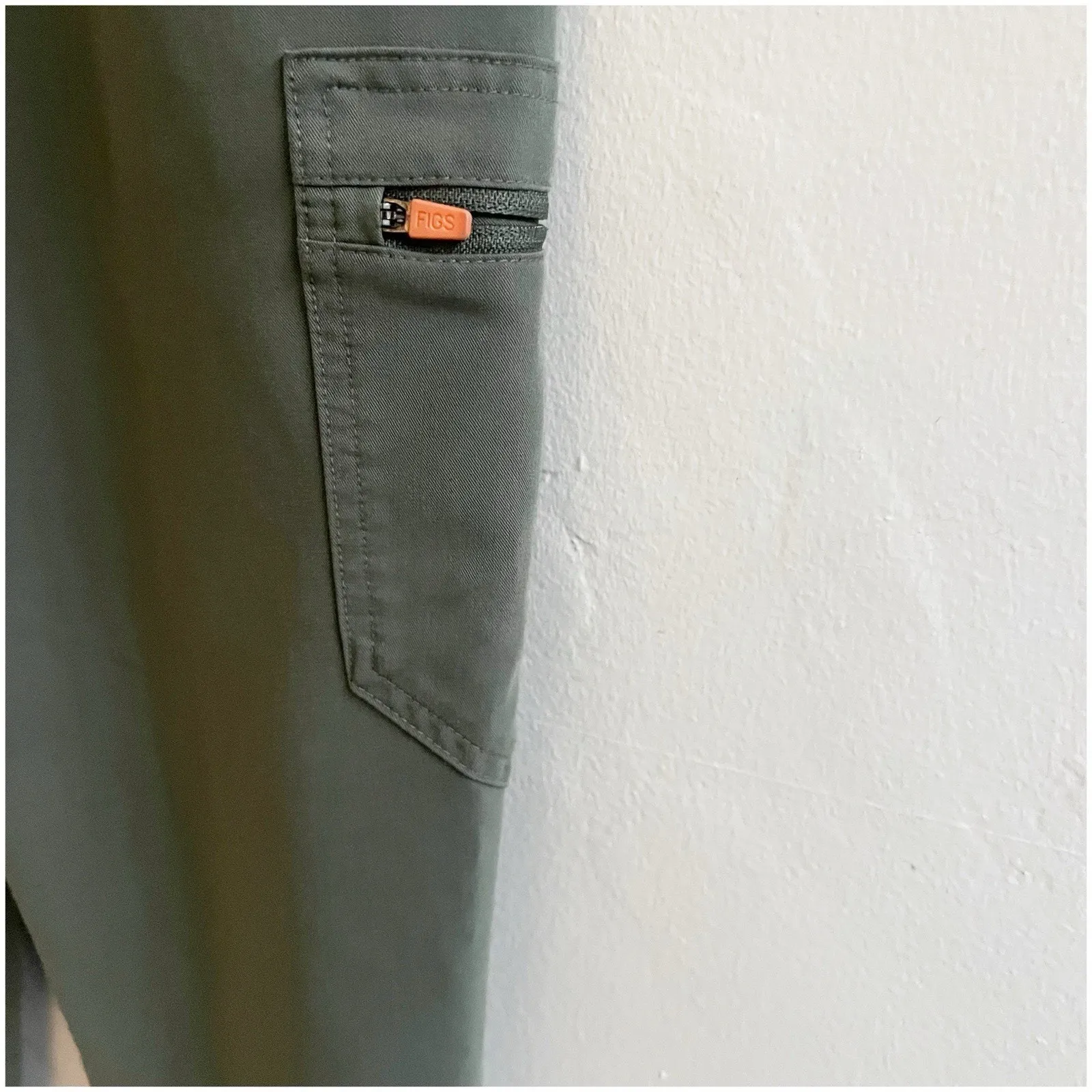 FIGS  Technical Collection Joggger Pants Size XS Olive Green Zipper Pockets Work - Image 5