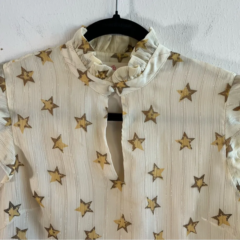 Julie Brown Blouse Ivory w/ Metallic Gold Stars Sleeveless Ruffle Top Sz 4 EUC - Image 4