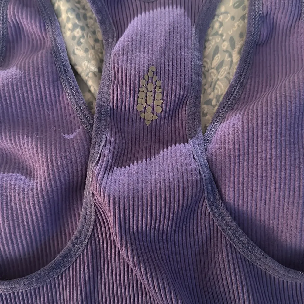 Free people movement sports bra v neck top size Small. Purple Lilac - Image 5