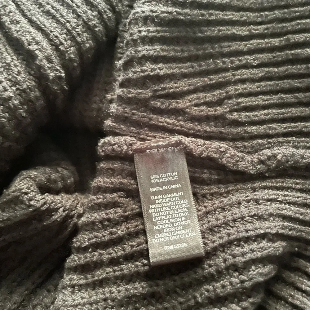 EXPRESS  BLACK SWEATER WITH GOLD DECORATIVE STUDS ON THE SHOULDERS - Image 9