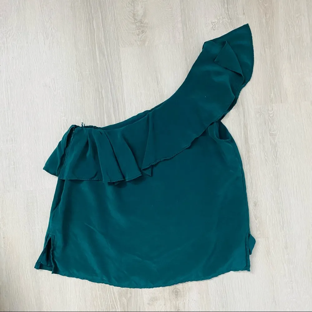 Maeve by Anthro. One Shoulder Silk Ruffle Blouse Green Sz 6 - Image 5