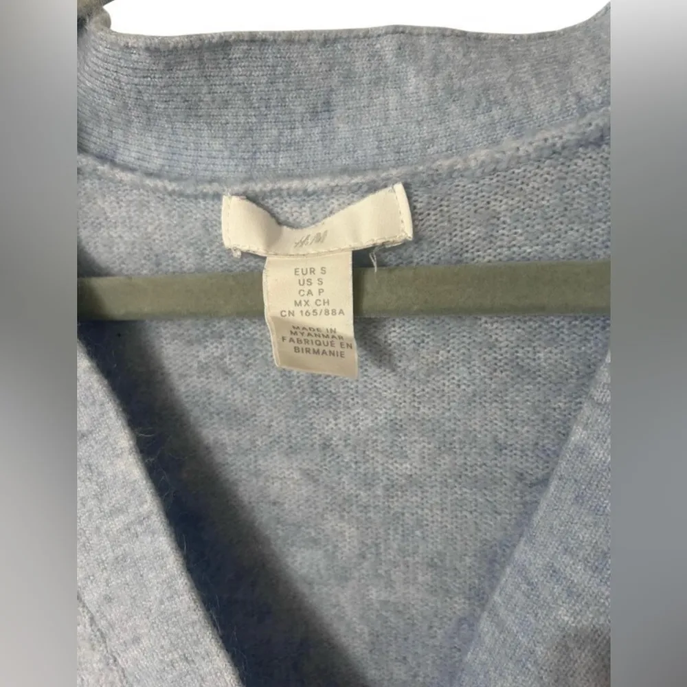 H&M Light Blue Cropped Cardigan Sweater | Size Small | Soft Knit Button-Up - Image 3