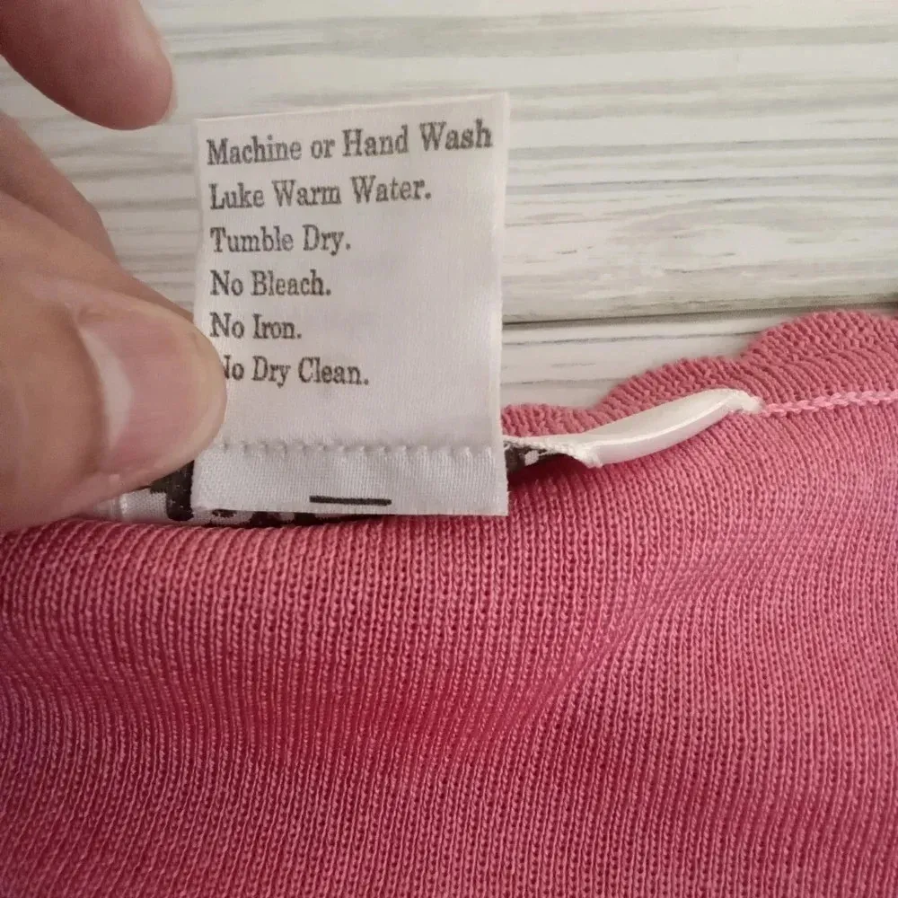 Exclusively misook pointelle trim cardigan Barbie core women's size large - Image 5