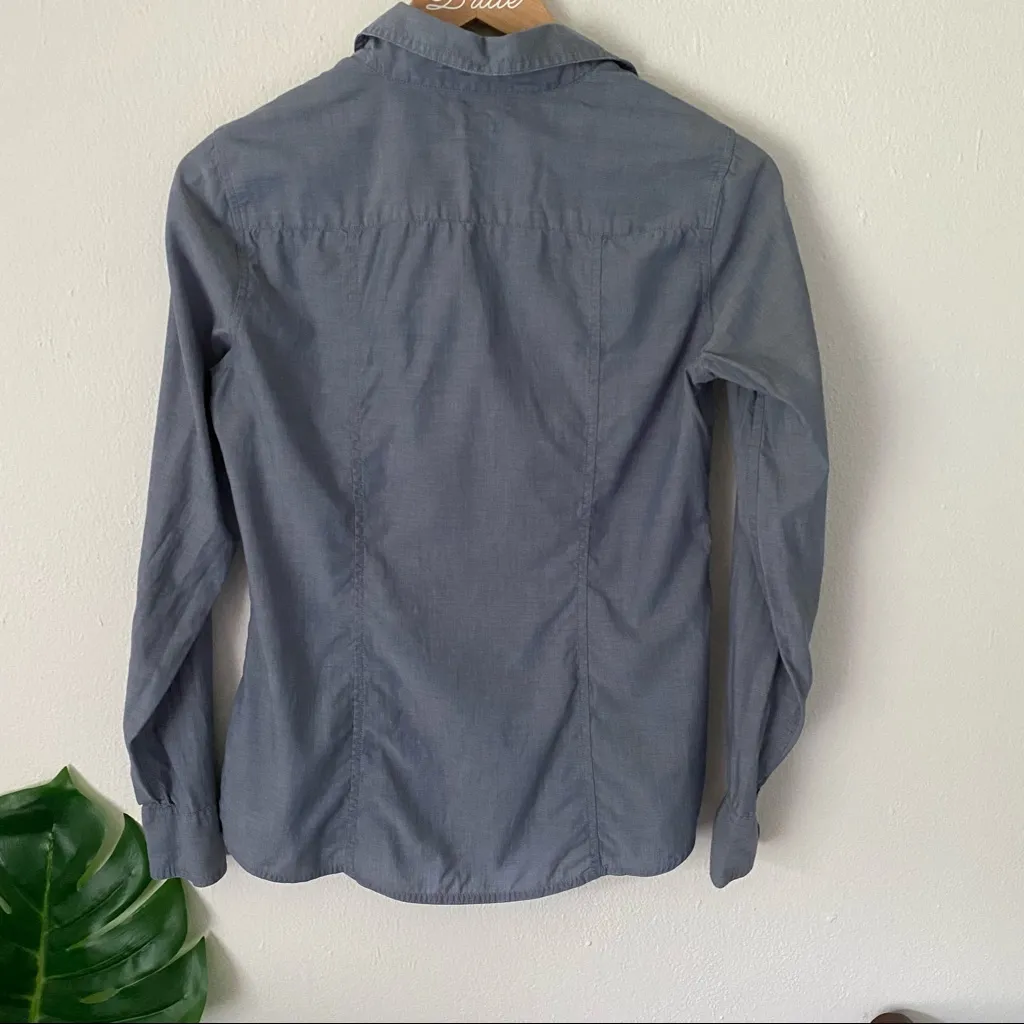 Banana Republic Button Down Pleated Front Blouse Size XS Blue - Image 4