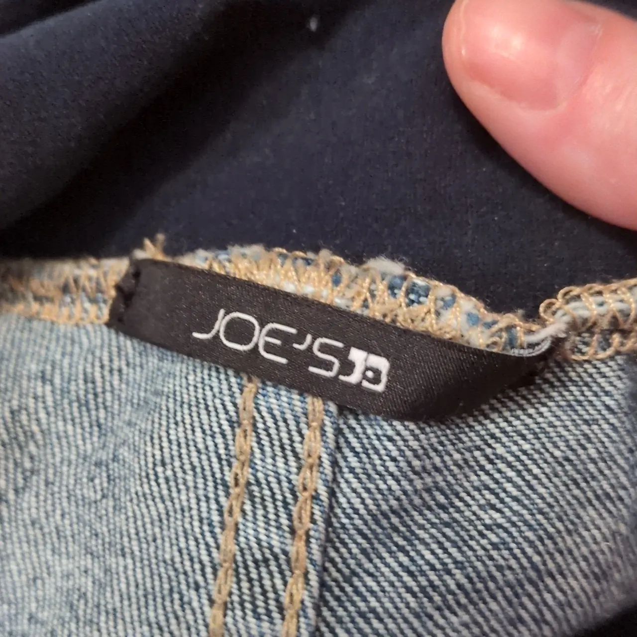 Joe's Jeans Blue Maternity Ozzie 4" Cut Off Shorts Size 27 - Image 3