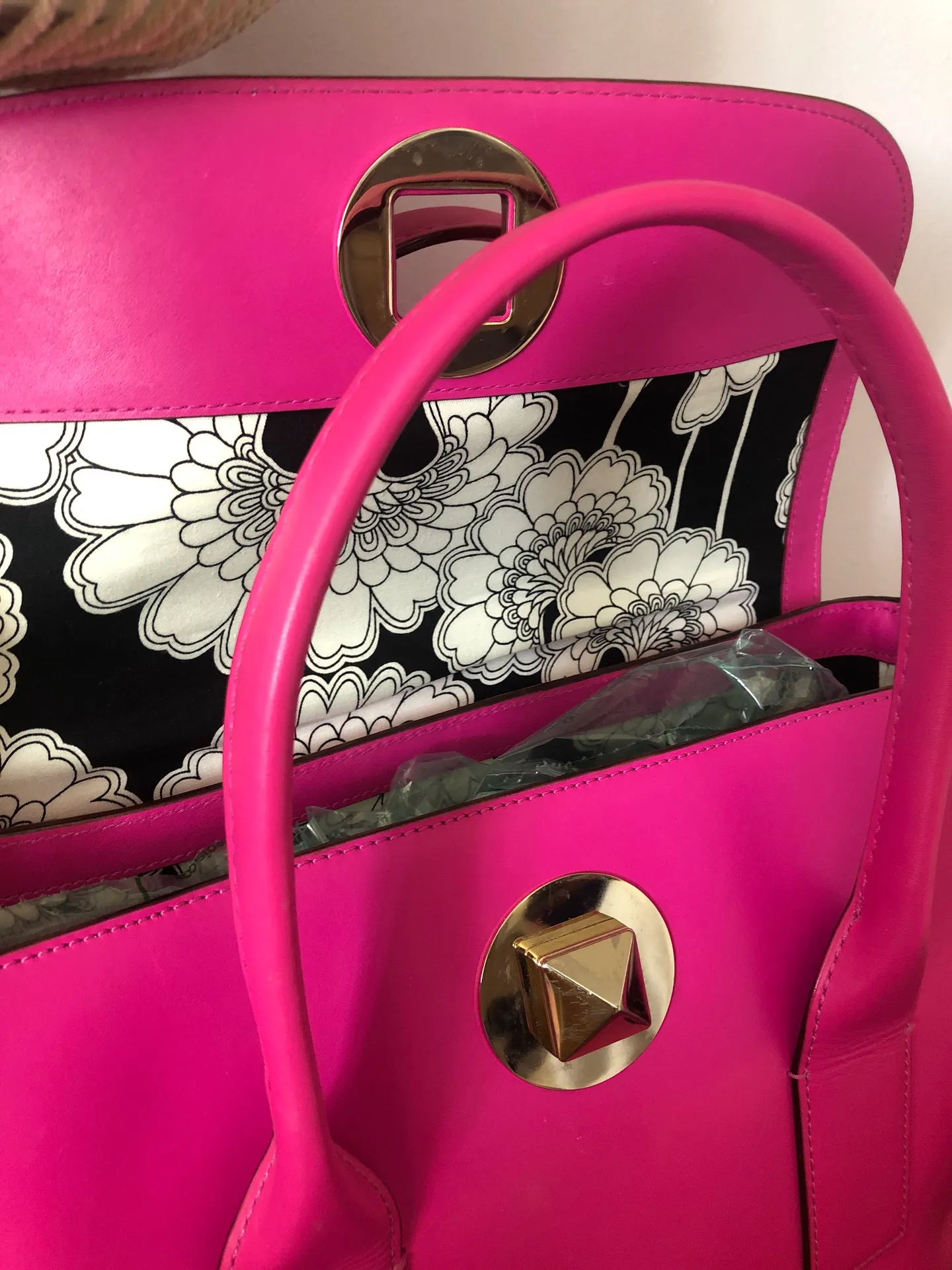 Hot Pink Crossbody Purse - Image 5