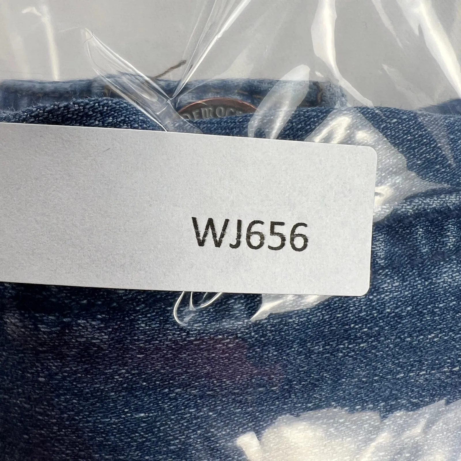 Democracy  "Ab"Technology Slim Cropped  Raw Split Hem Jeans Tummy Control Size 2 - Image 14