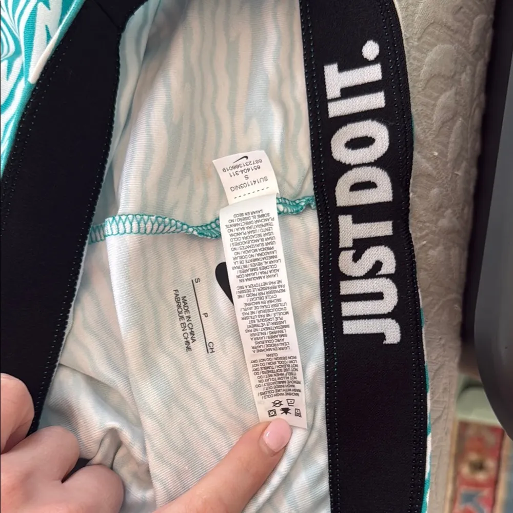 Nike Blue Speckled Leggings for Active Comfort - Image 8