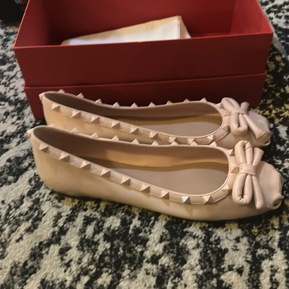 Valentino Garavani Women's Rockstud Ballet Flats Rose Quartz size 40 - Image 3