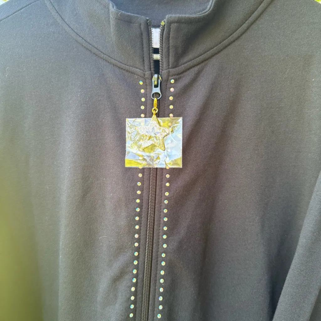 Quacker Factor Black Zip - Image 2