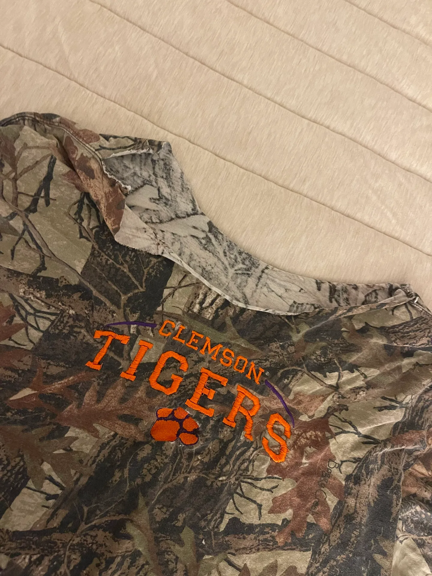 Camo Detroit Tigers Cut Top Size XXL - Image 2