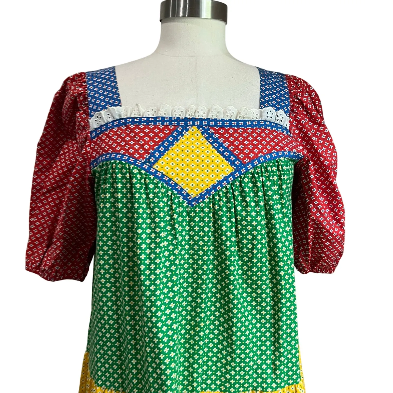 70~80's USA Flower Motif Pattern Colorful Tiered Union Made Chore Dress Sz L Red Size L - Image 2