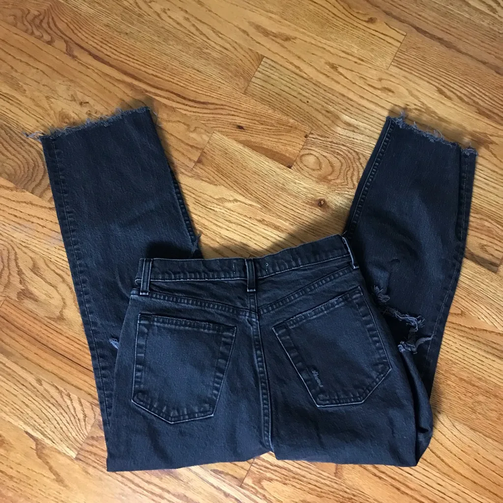 Abercrombie 90’s Straight Black Distressed Jeans - Image 7