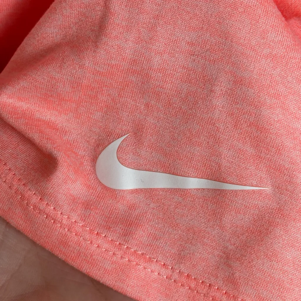 Nike Dri-Fit Woman’s Casual Peach Lightweight Athletic Sportswear Shirt Sz Med - Image 5