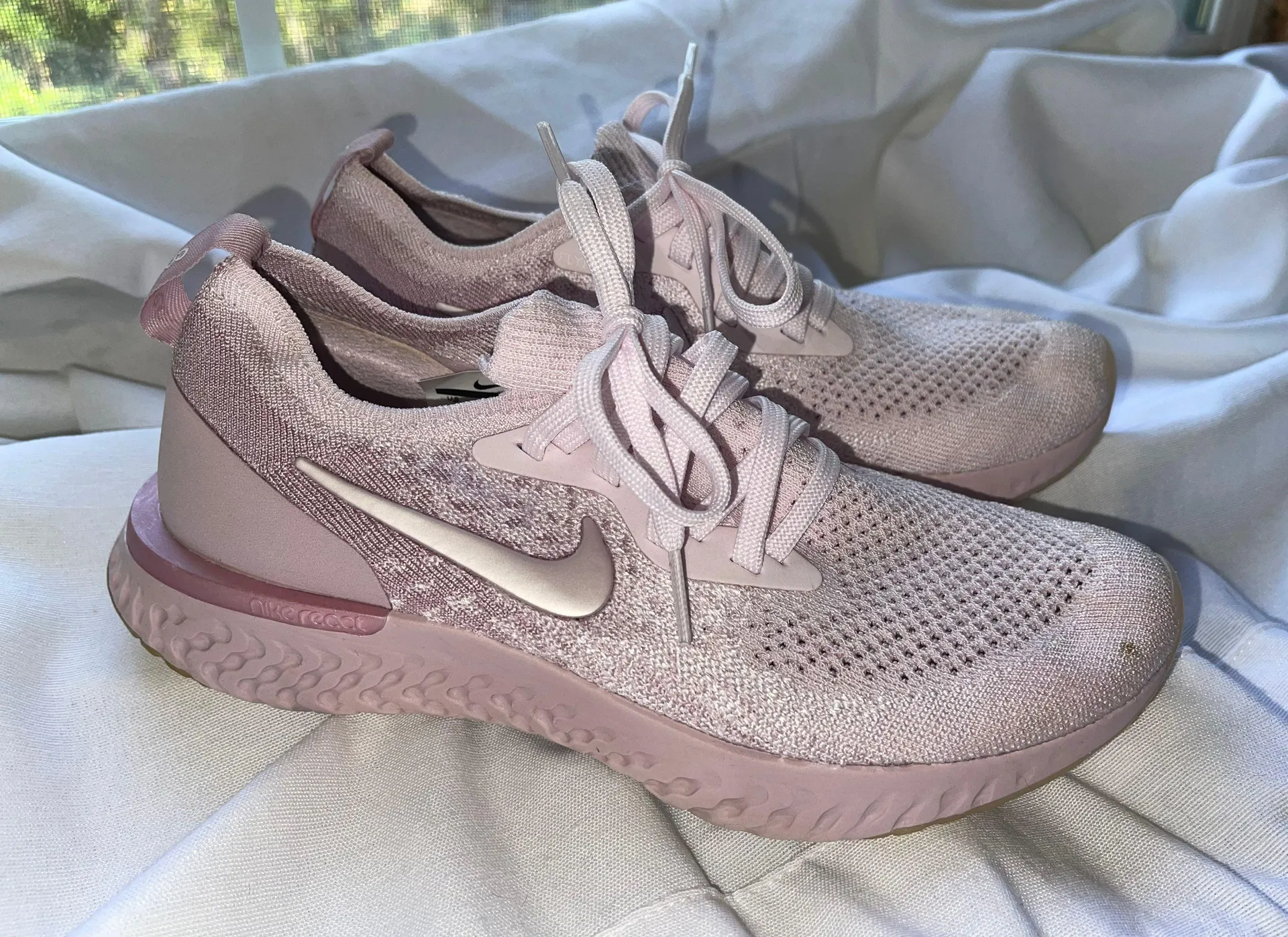Epic React Flyknit Sneakers Pearl Pink - Image 2