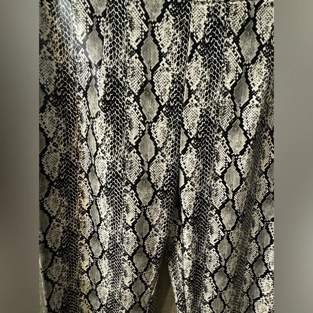 I.AM.GIA Pants White Black Snake Print Faux Leather High Waist Belted Size med - Image 4