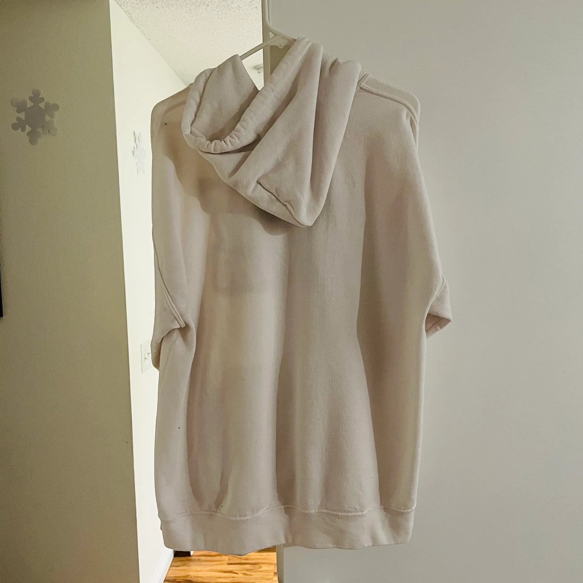 Animal Crossing White Hoodie Size L - Image 7