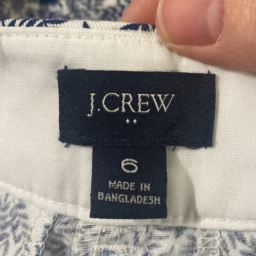 J Crew Factory Floral 3.5" classic chino short in Ivory Antique Navy size 6 White - Image 8