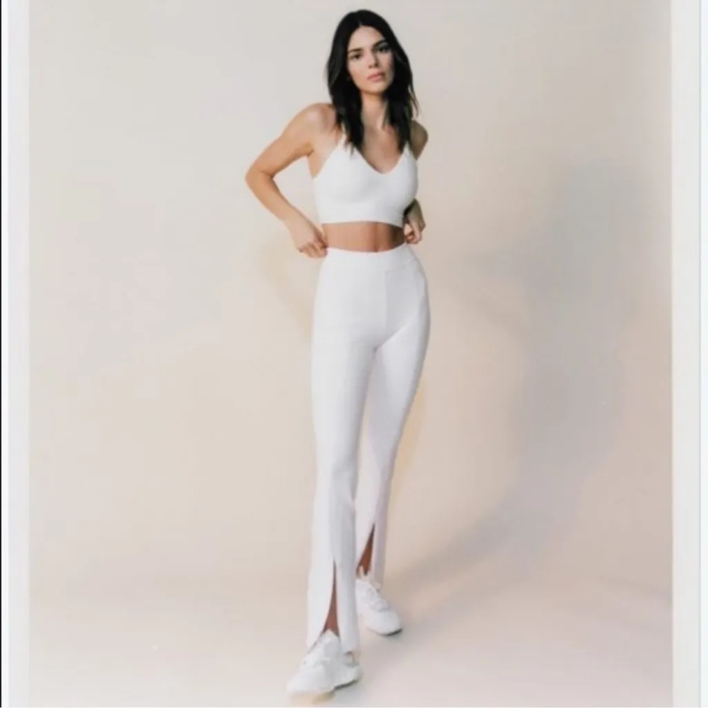 ALO Yoga Airbrush High Waist Flutter Leggings Slits Ivory White Athleisure Sz S - Image 9