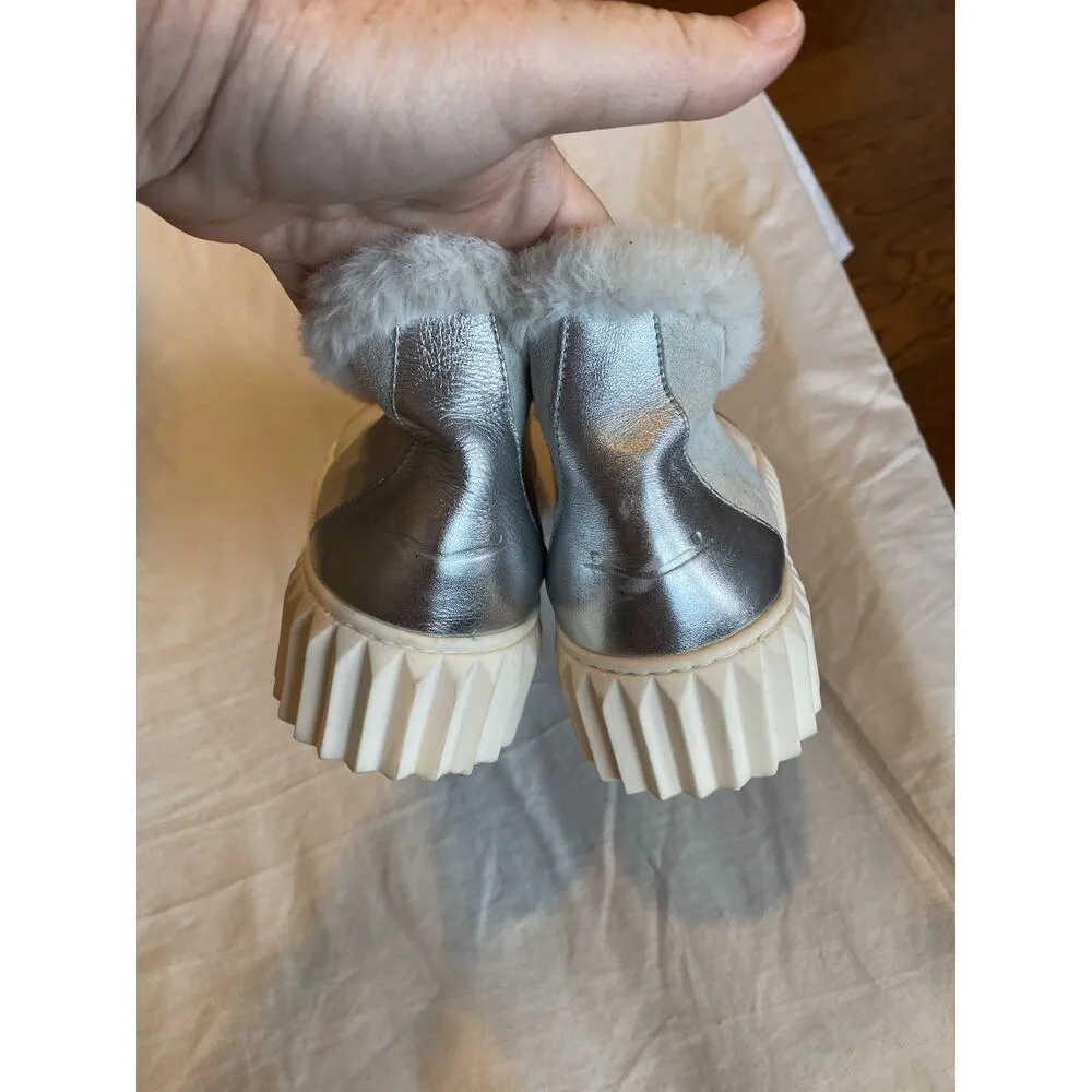 Voile Blanche Women's 6.5 Gray Metallic Silver Suede Slip - Image 4