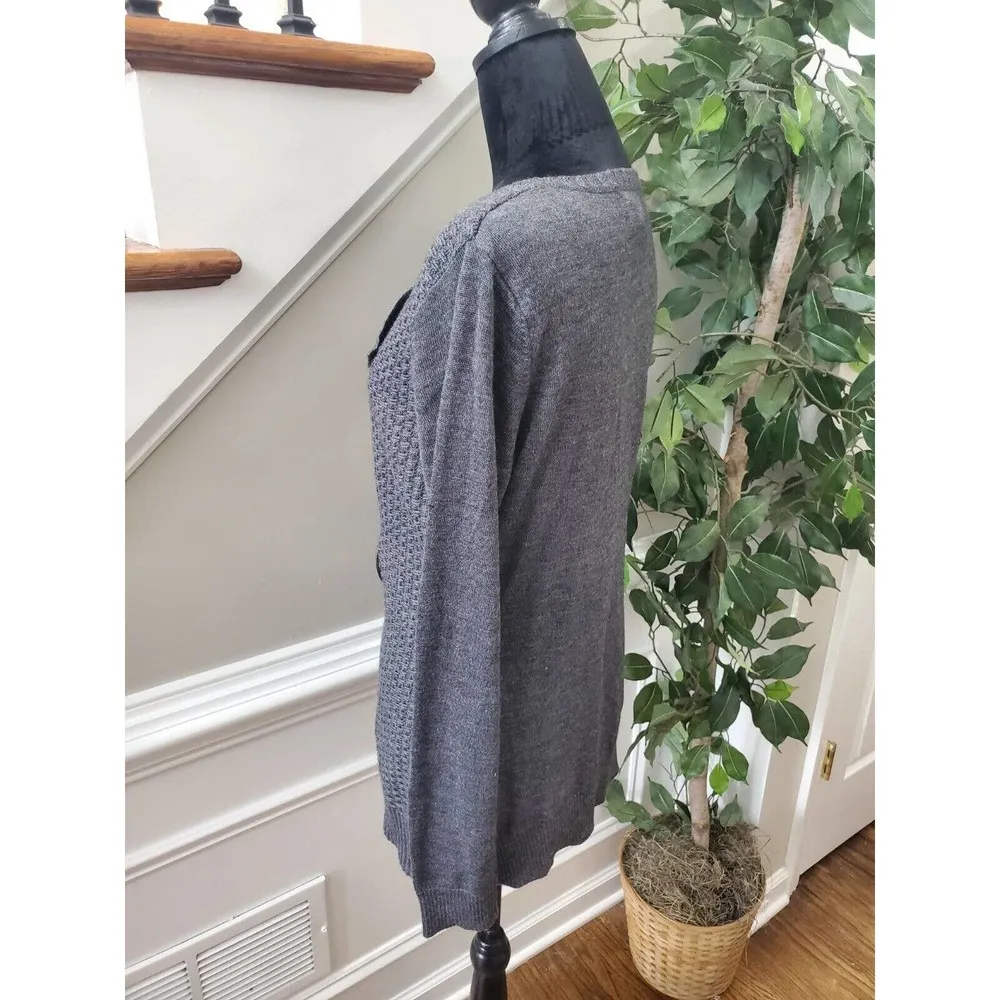 Susan Bristol Women's Gray Wool & Acrylic Long Sleeve Knit Sweater Size Medium - Image 6