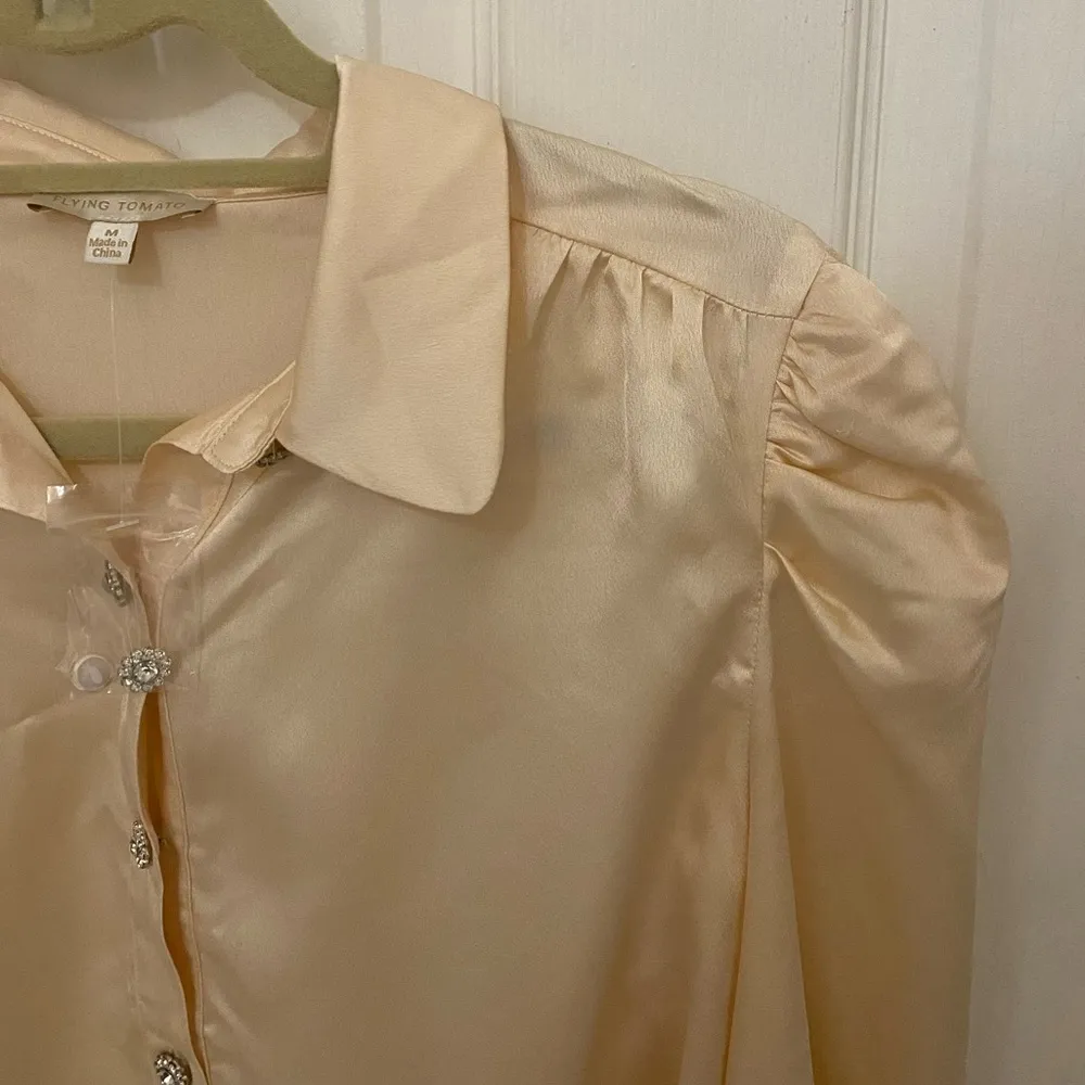 NWT!!  Thankful Love Long-Sleeve Satin Button Down Collared Shirt - Image 13