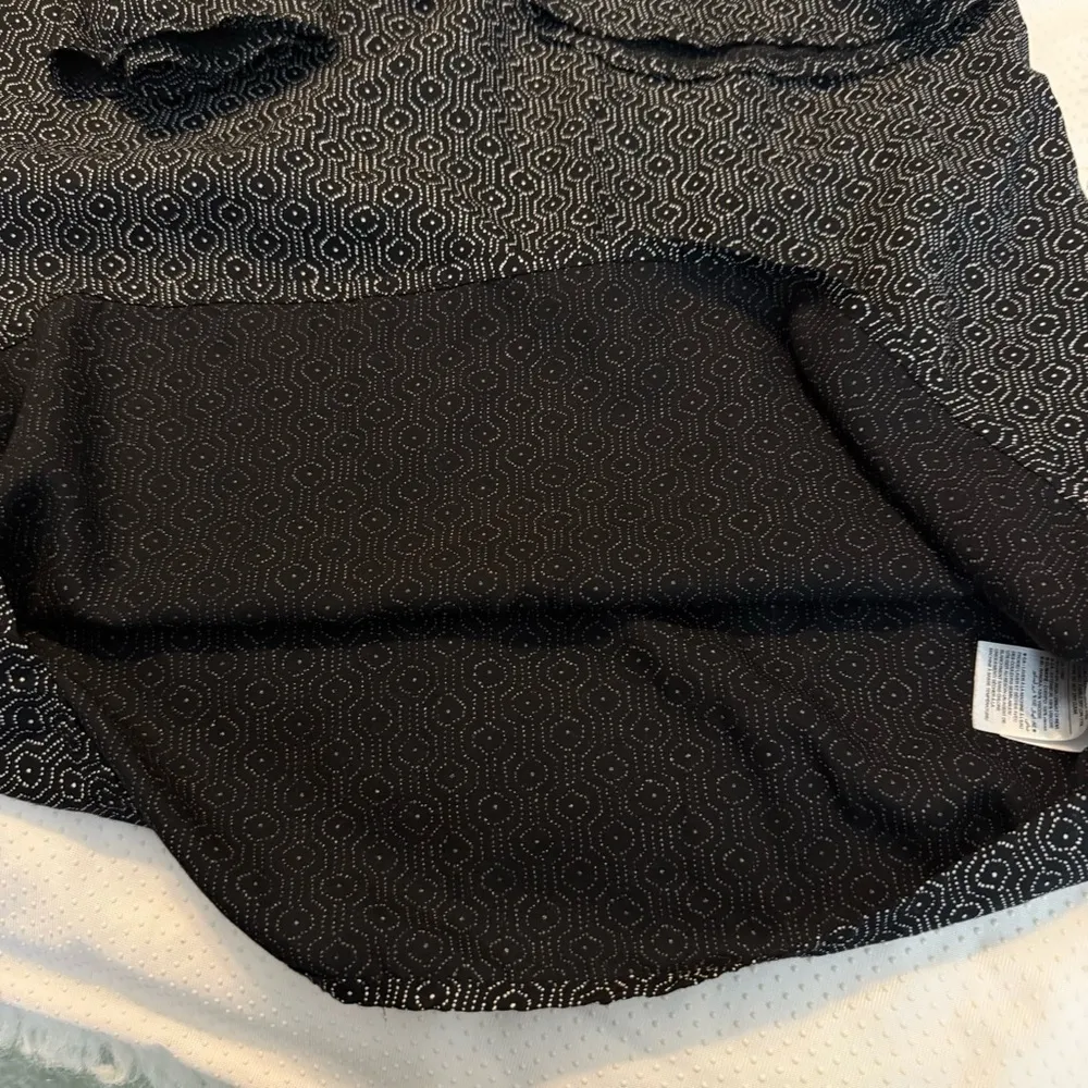 Old Navy Black Geometric Shift Dress Woman’s Sz XS Off the Shoulder Bell Sleeve - Image 14