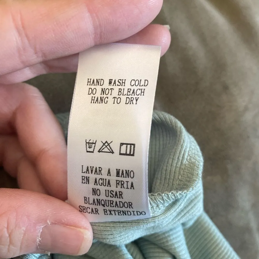 Doe & Rae sea glass color cross cross detail sleeveless top size small - Image 4