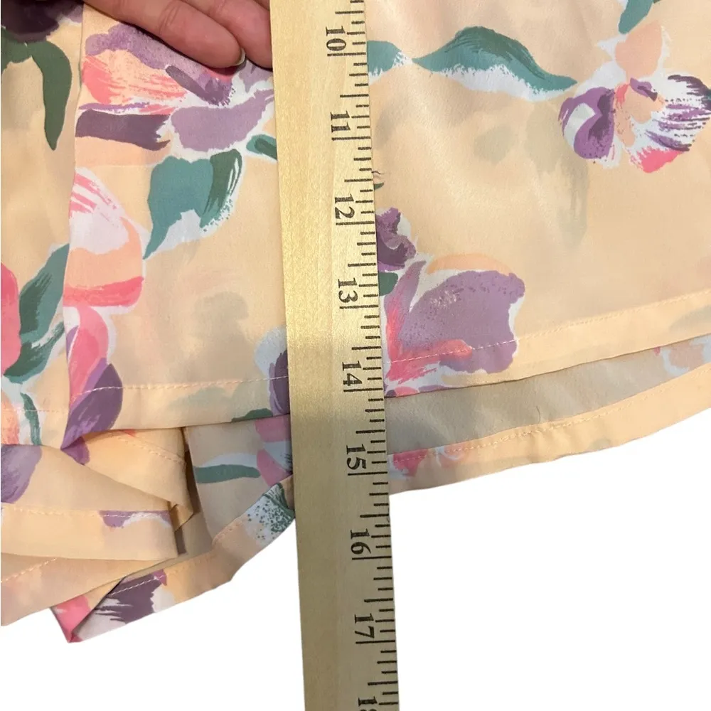 VICTORIA'S SECRET Pajamas Peach Floral Silky Short Sleeve set size medium - Image 11
