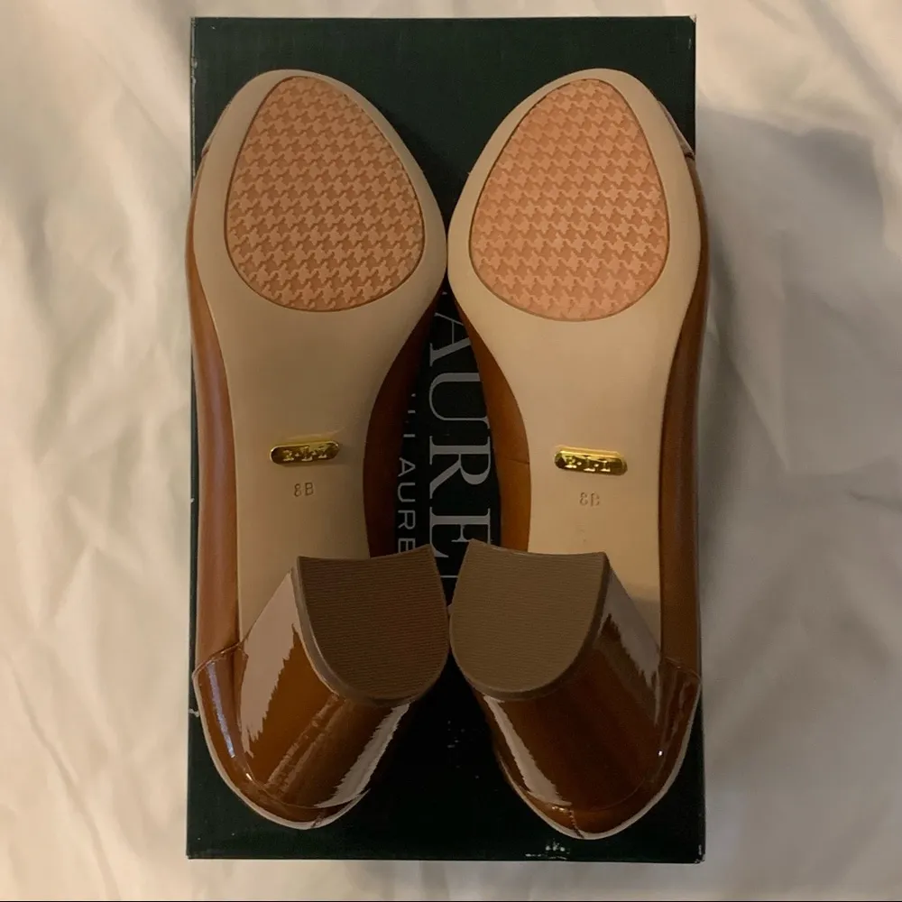 NWT Lauren Ralph Lauren Leather and Patent Fallon Pumps in Polo Tan Brown Size 8 - Image 4