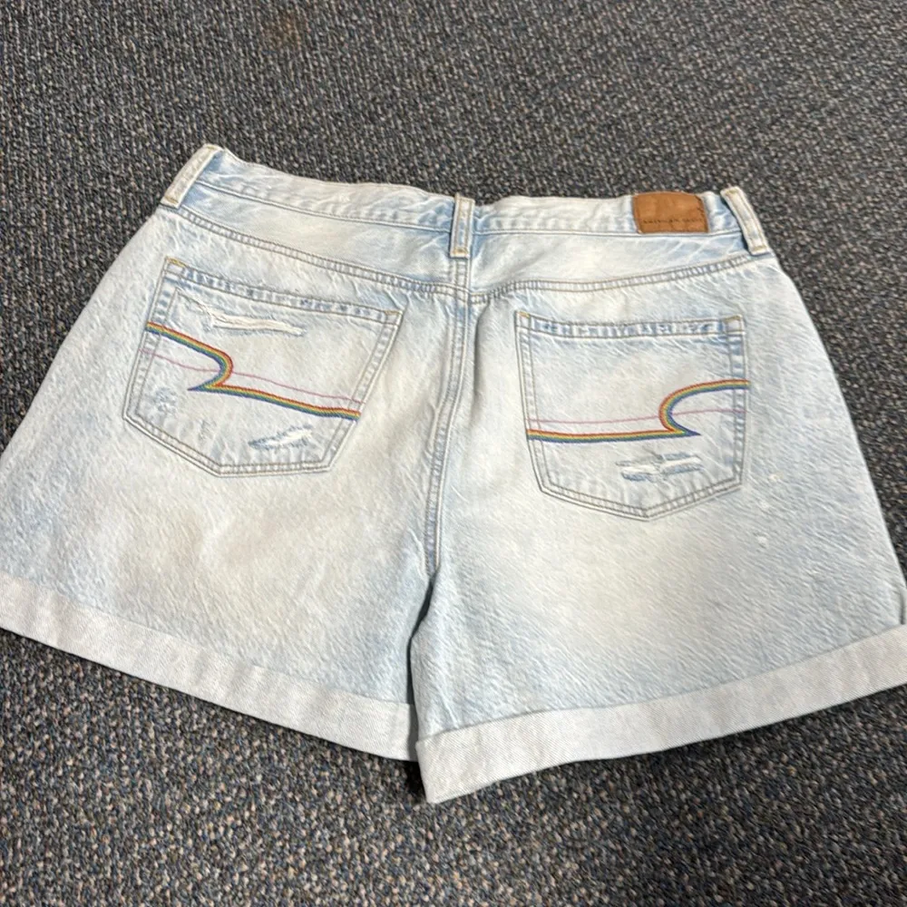 American eagle pride mom shorts size 10 // 030808 - Image 2