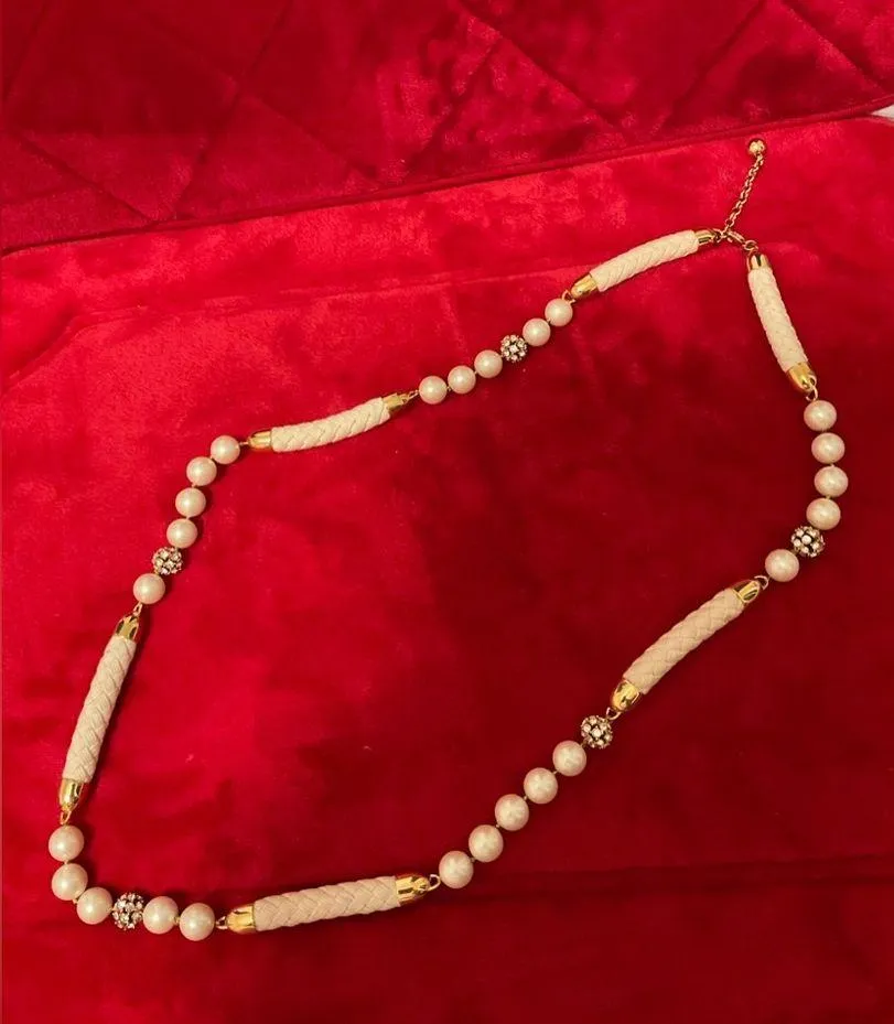 A Very Beautiful Beige Long Kate Spade New York Necklace - Image 3