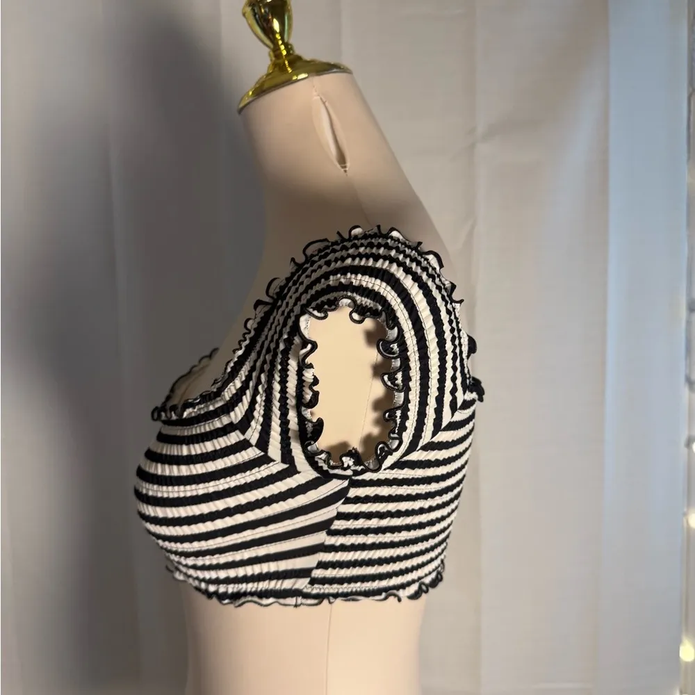 PINK Victoria's Secret Black and White Ribbed Ruffled Bikini Top Small - Image 2