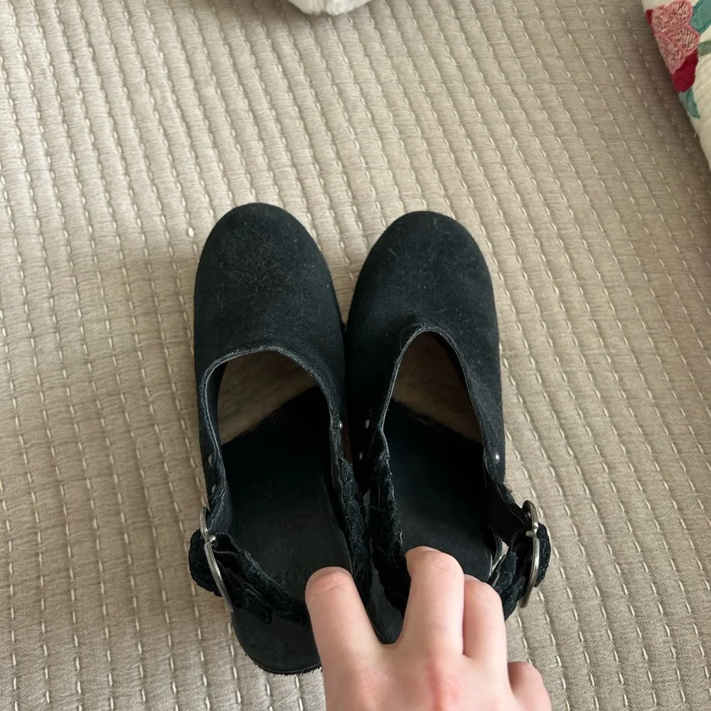 UGG platform heel shoes - Image 2