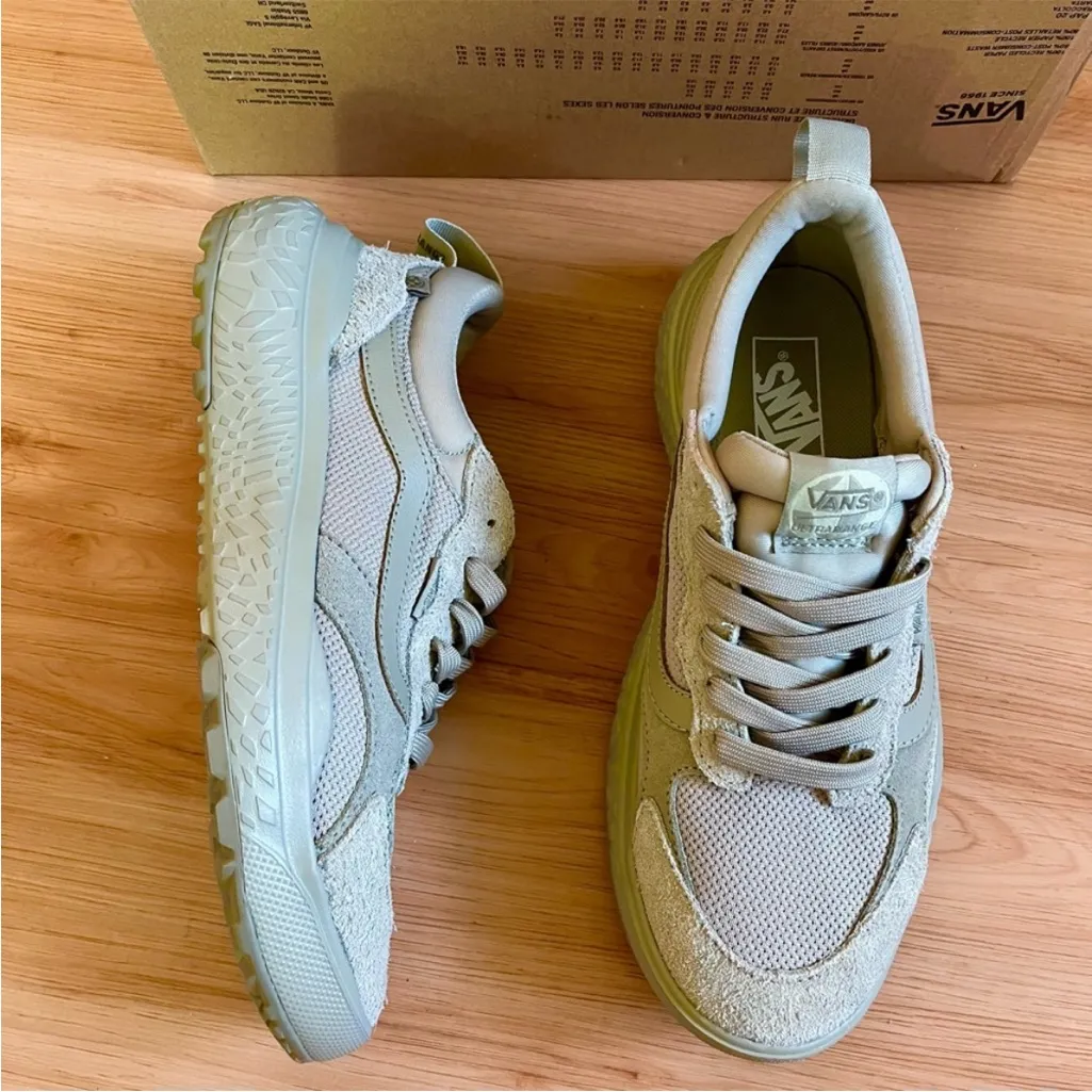 Vans UltraRange Neo VR3 Shoe
Women 9.0US Mens 7.5US - Image 10