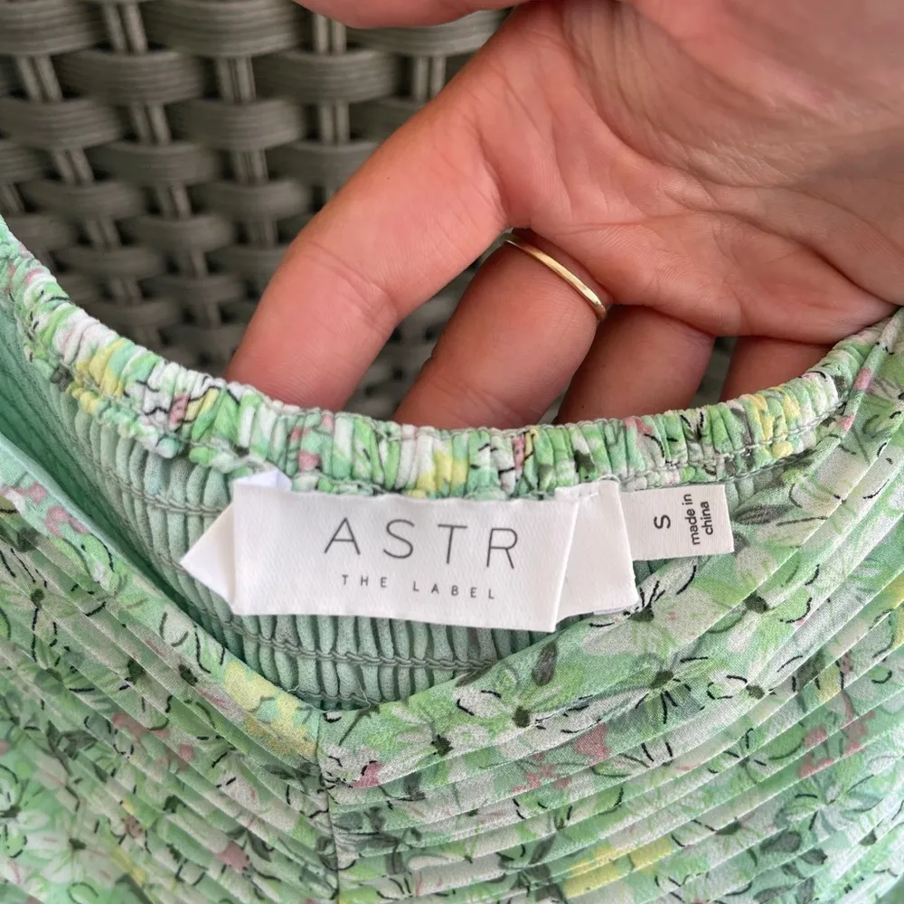 Green Floral Crop Top - Image 4